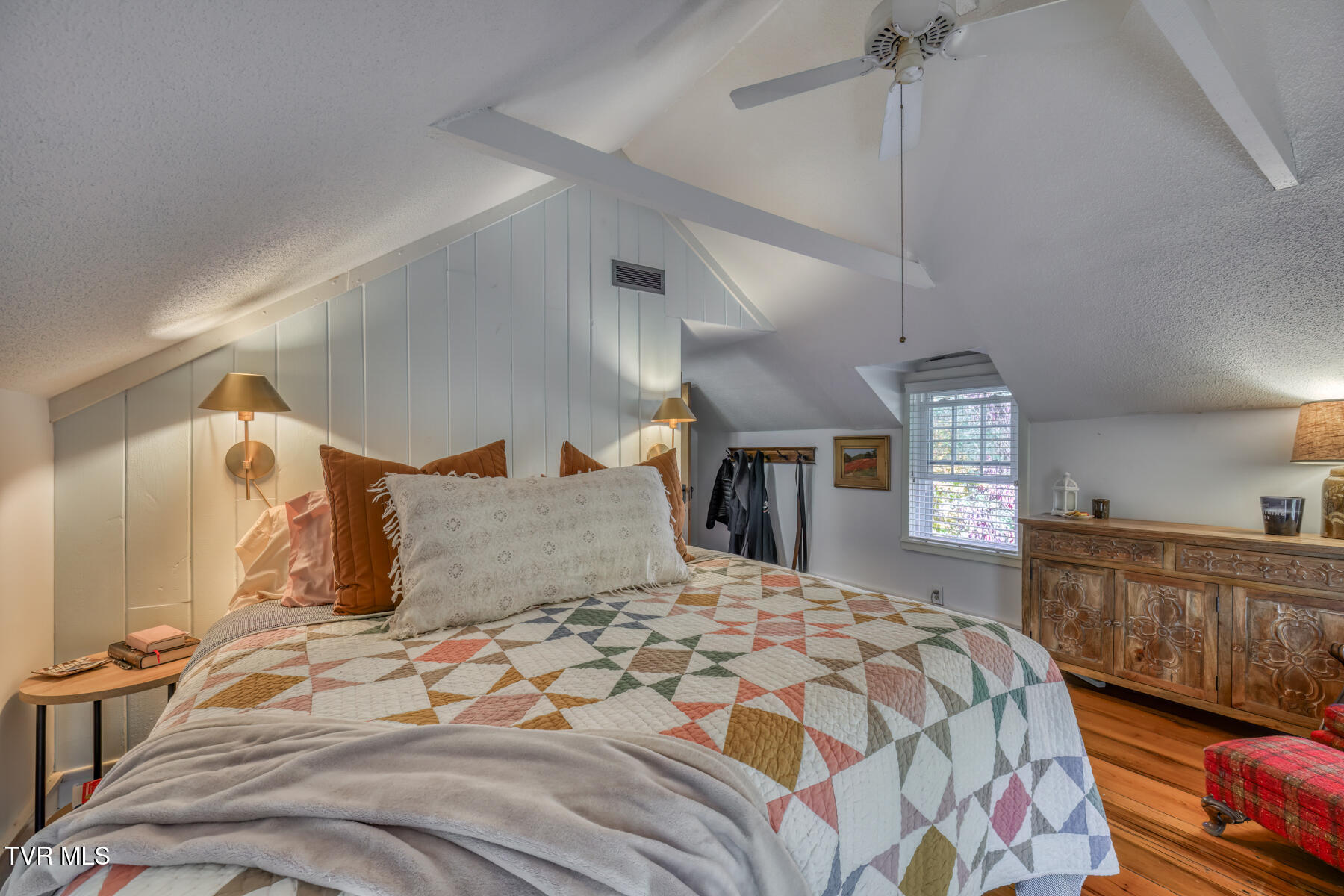 Johnson City, Tennessee 37601, United States, 3 Bedrooms Bedrooms, ,2 BathroomsBathrooms,Residential,Pending,34448