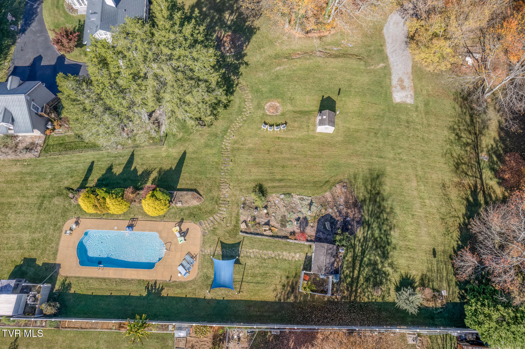 Johnson City, Tennessee 37601, United States, 3 Bedrooms Bedrooms, ,2 BathroomsBathrooms,Residential,Pending,34448