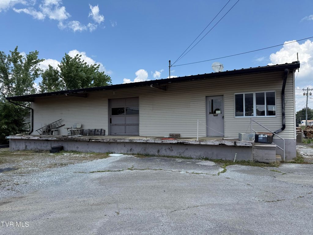 Photo of 1014 Main Street, Greeneville, TN 37743 (MLS # 9984903)