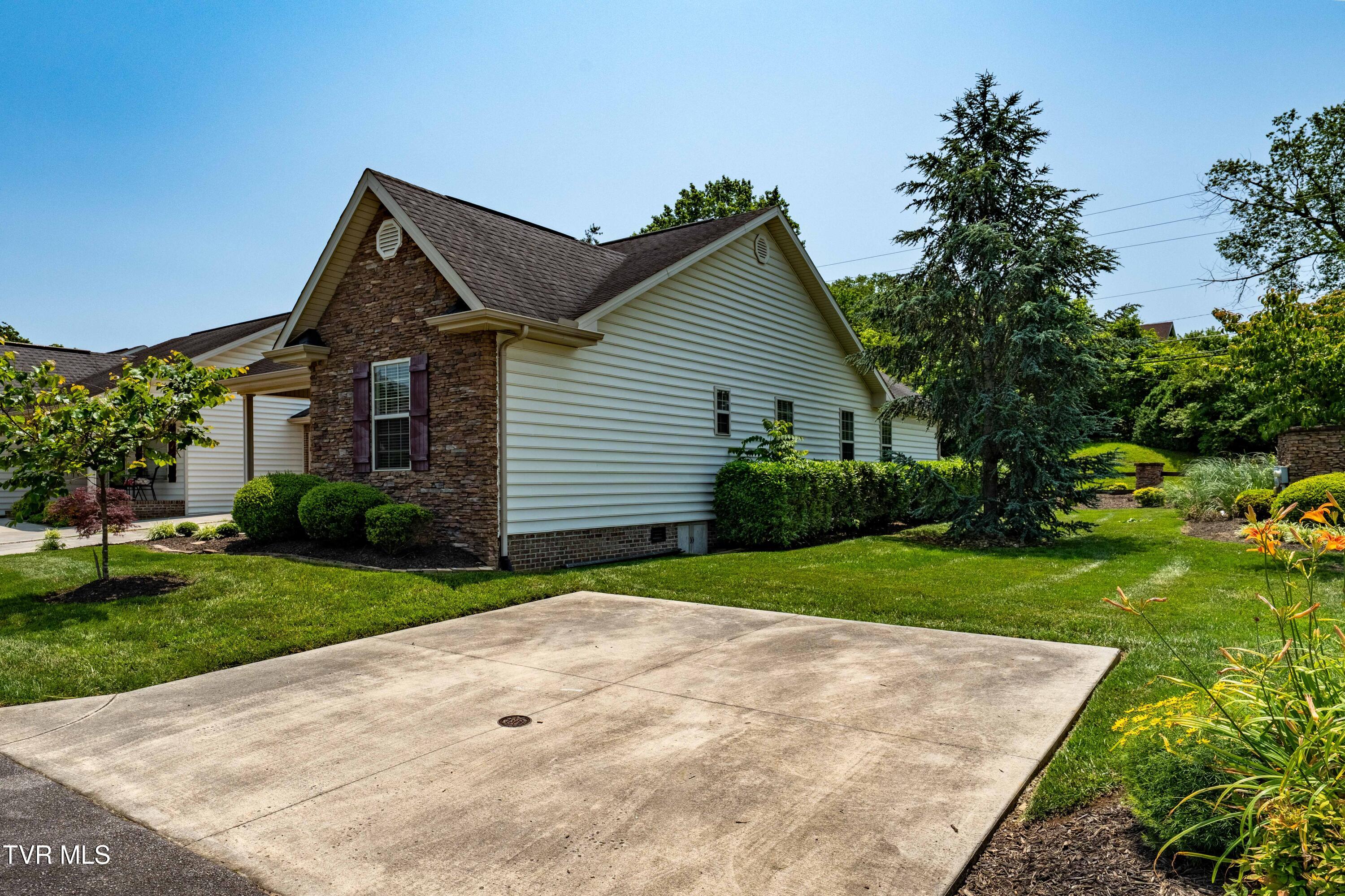 1010 Appaloosa Trail, Johnson City, Tennessee image 3