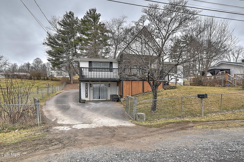 Photo of 10342 Redwood Circle, Bristol, VA 24202 (MLS # 9991371)