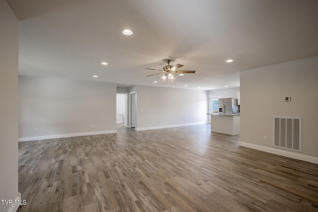 Photo of 124 Keeneland Circle, Greeneville, TN 37743 (MLS # 9996696)