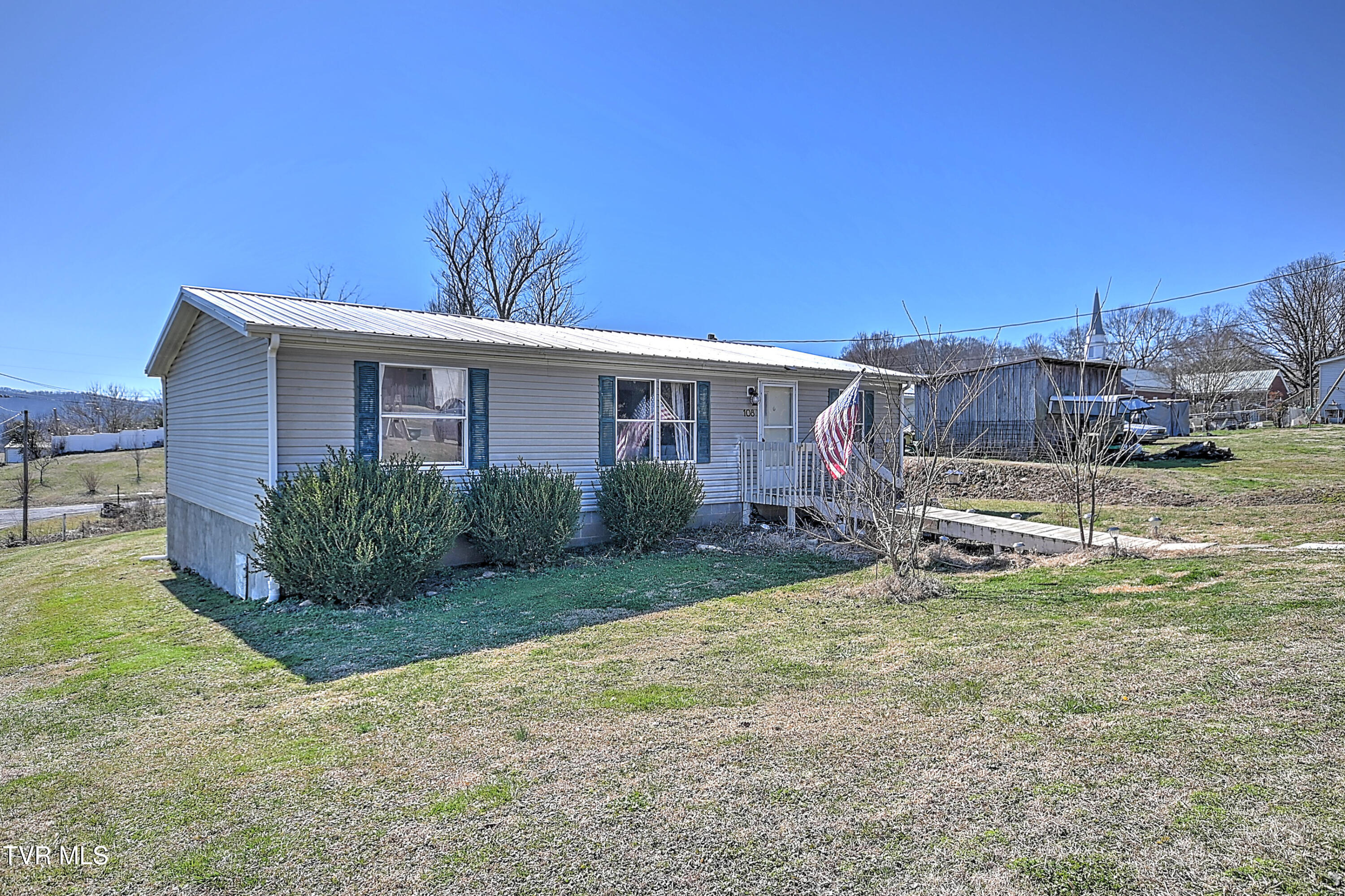 108 Henderson Street, Surgoinsville, Tennessee image 1