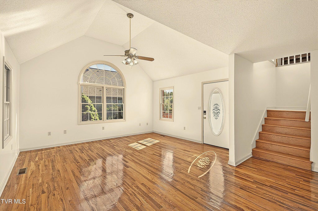 Photo of 18983 Middle Drive, Abingdon, VA 24211 (MLS # 10001782)