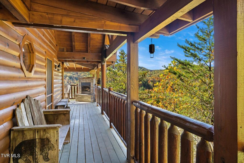 Photo of 1560 Starwood Way, Sevierville, TN 37862 (MLS # 9987613)