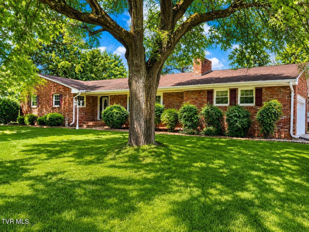 Photo of 501 9th Avenue, Johnson City, TN 37601 (MLS # 9999988)
