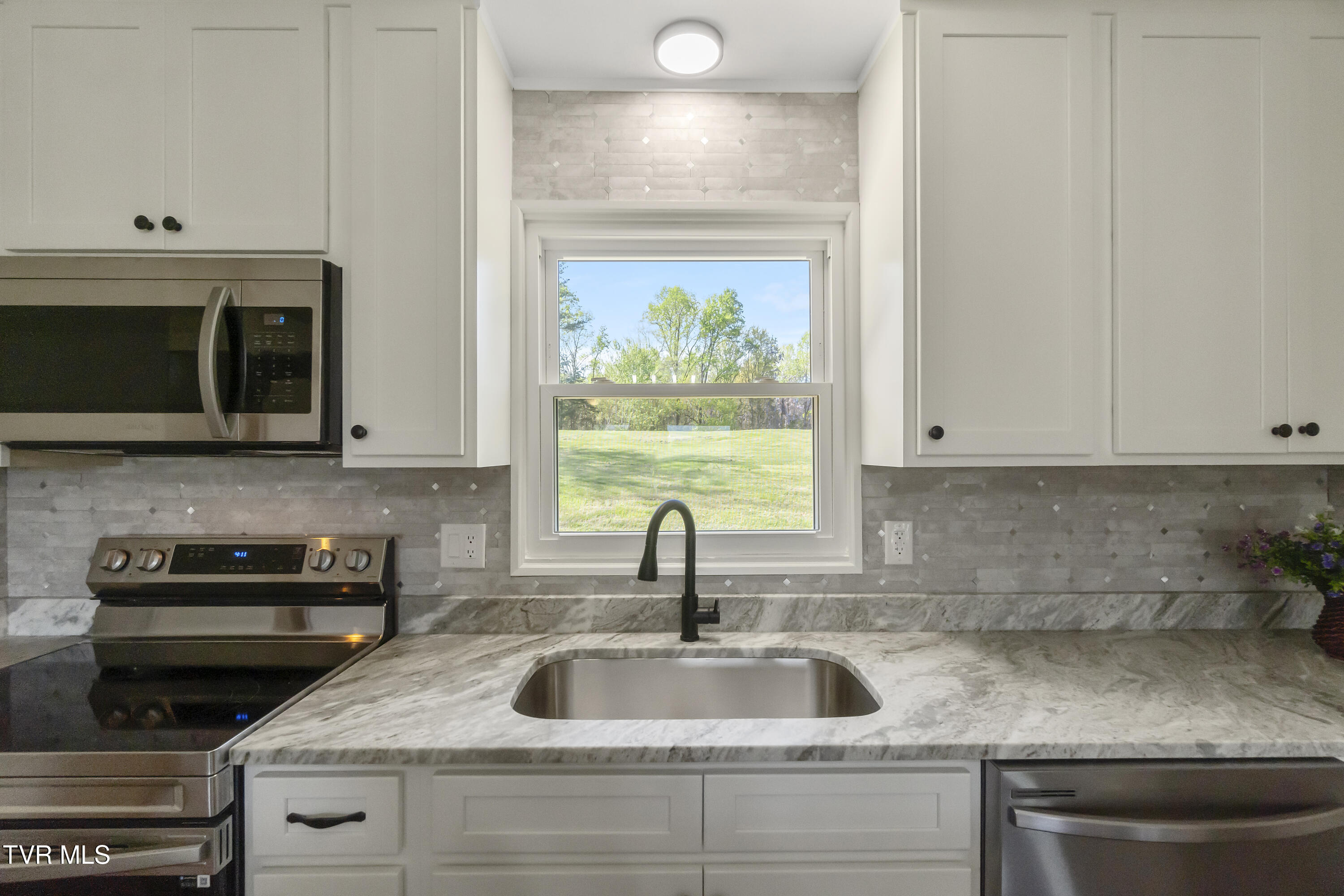 61 Tiny Lane, Greeneville, Tennessee image 9