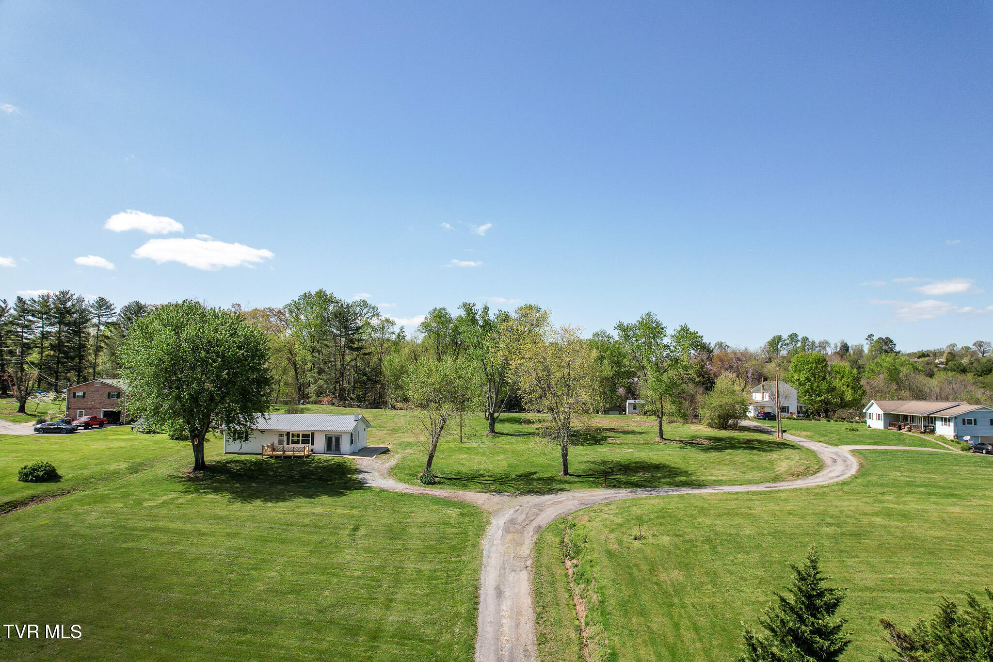 61 Tiny Lane, Greeneville, Tennessee image 2