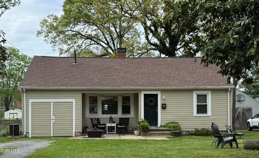 Photo of 1802 Kenwood Road, Kingsport, TN 37664 (MLS # 9994509)