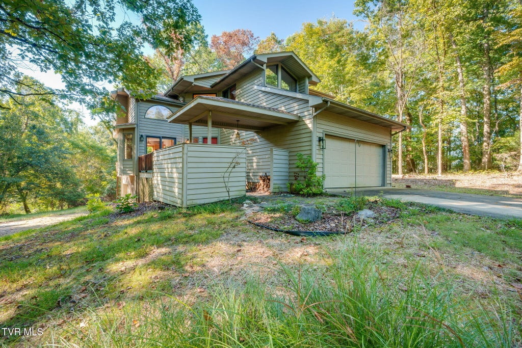 Photo of 1750 Sylvan Hill Road, Elizabethton, TN 37643 (MLS # 10001662)