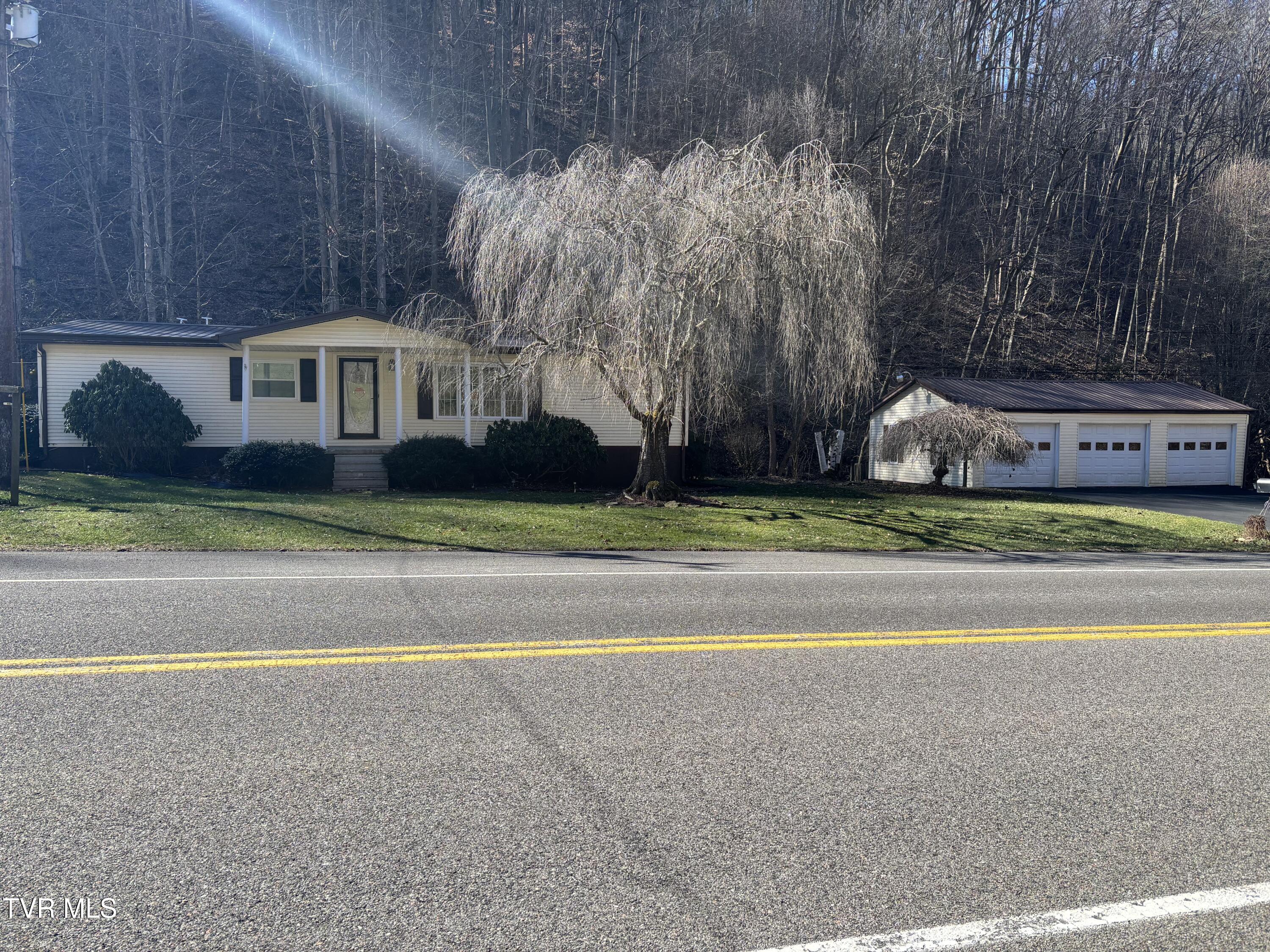 12072 Dante Mountain Road, Dante, Virginia image 1