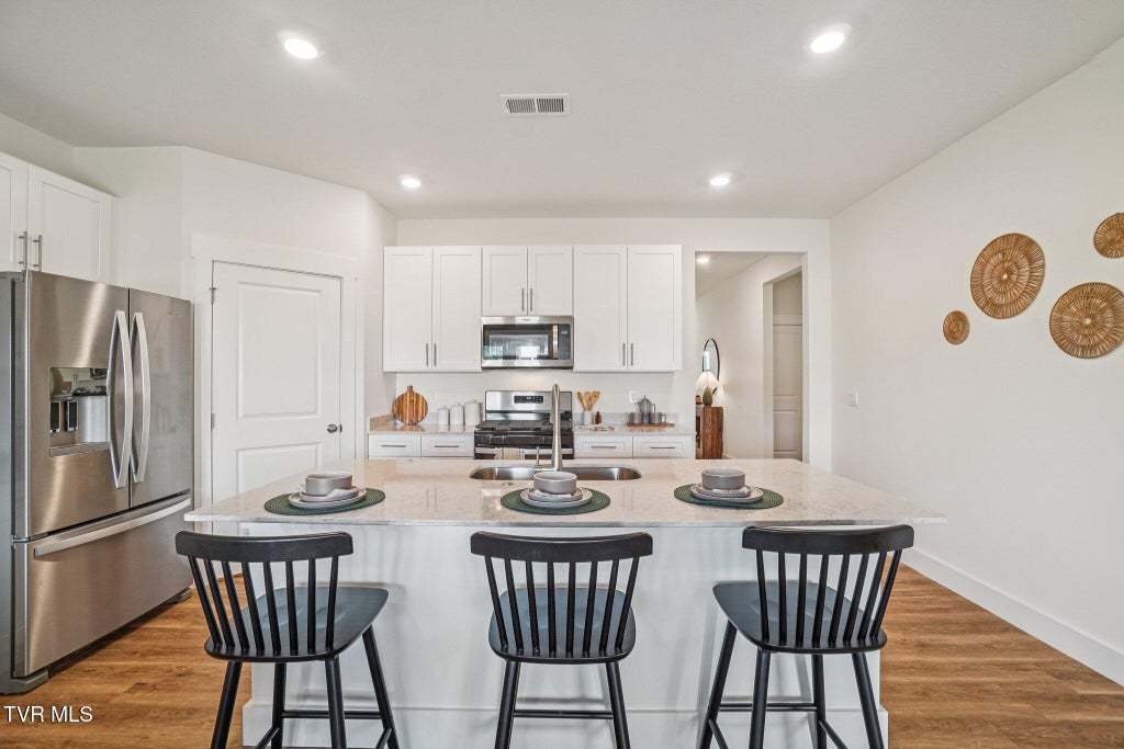Photo of 1079 Edison Road Rd, Johnson City, TN 37615 (MLS # 10000096)