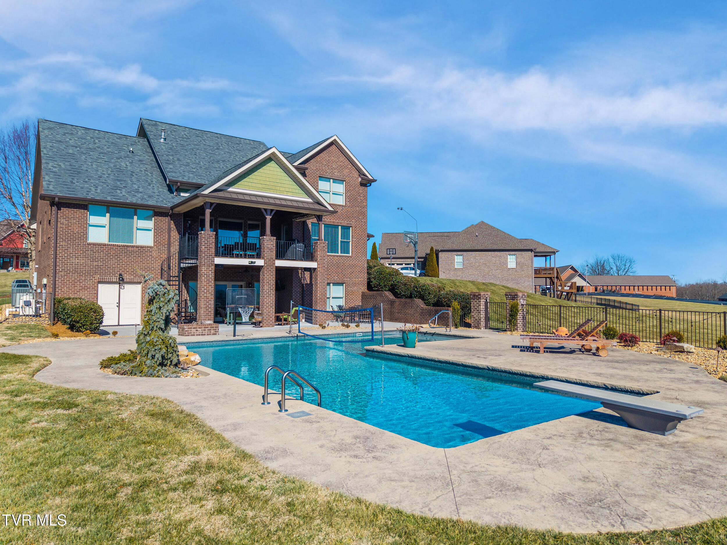 306 East Hawthorne Court