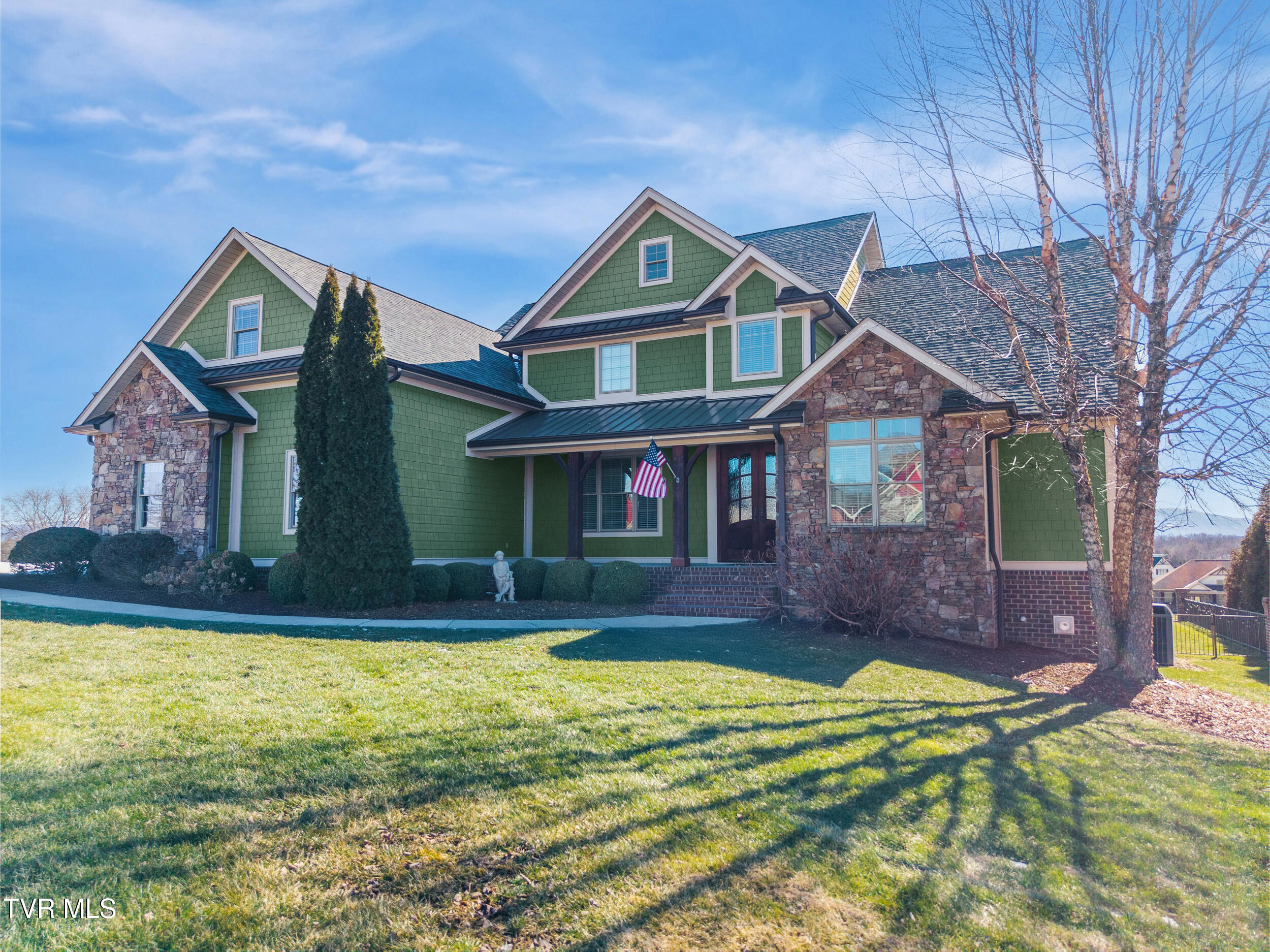 306 East Hawthorne Court