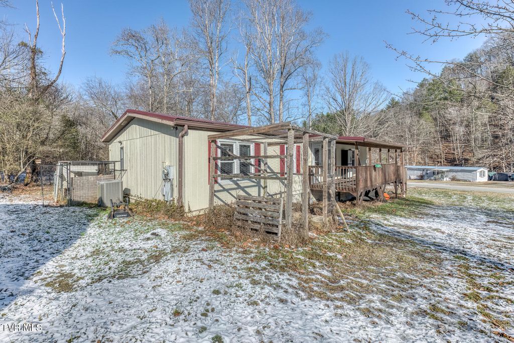 Photo of 736 Ryder Church Road, Bluff City, TN 37618 (MLS # 9989383)