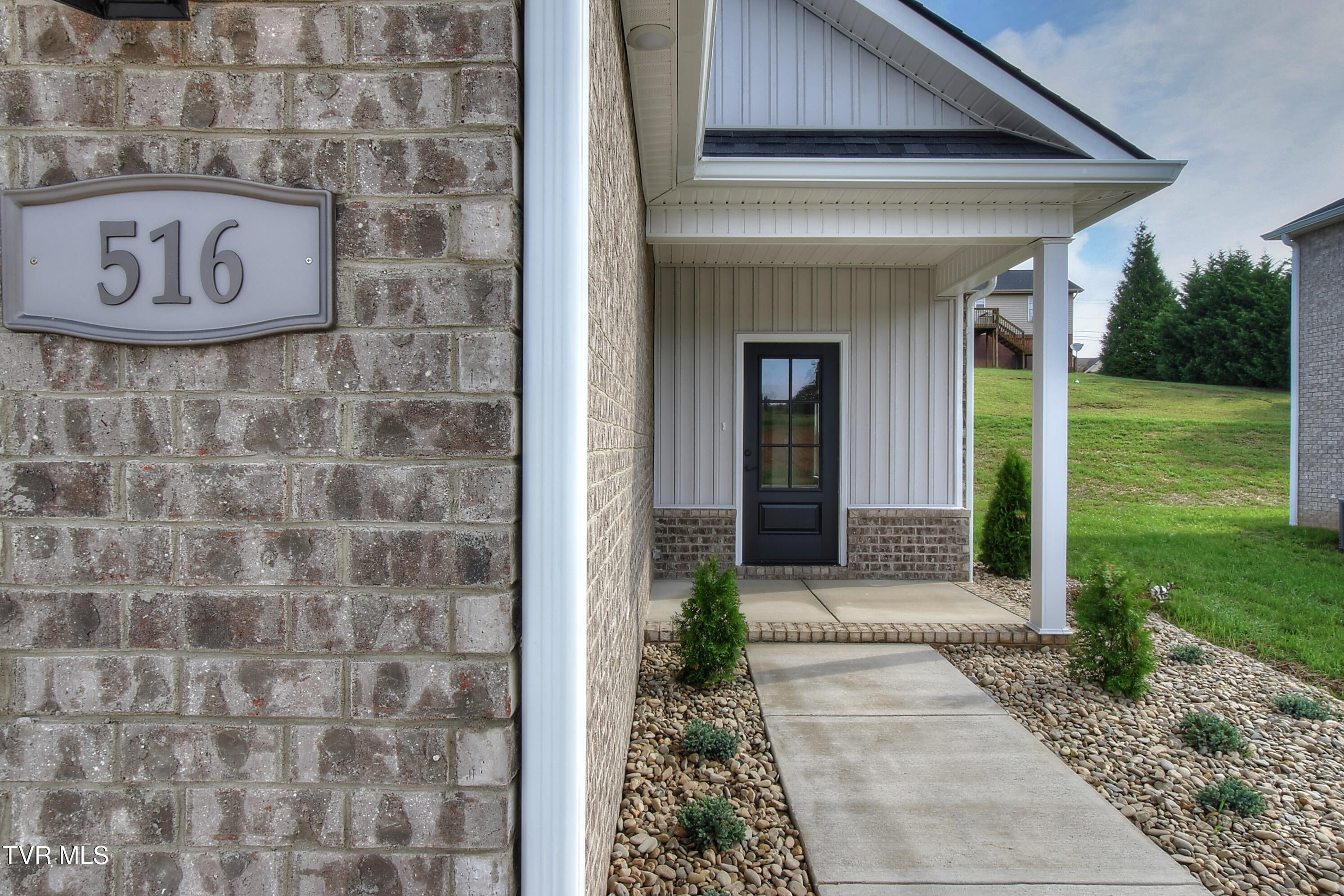 209 University Parkway 47
