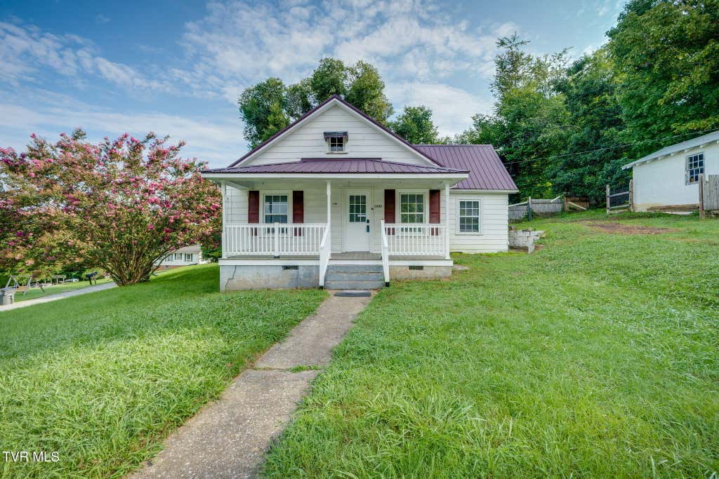 Photo of 3800 Busbee Street, Kingsport, TN 37664 (MLS # 9999379)