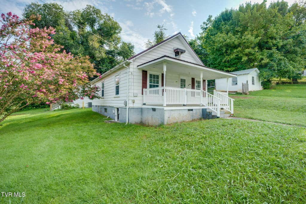 Photo of 3800 Busbee Street, Kingsport, TN 37664 (MLS # 9999379)