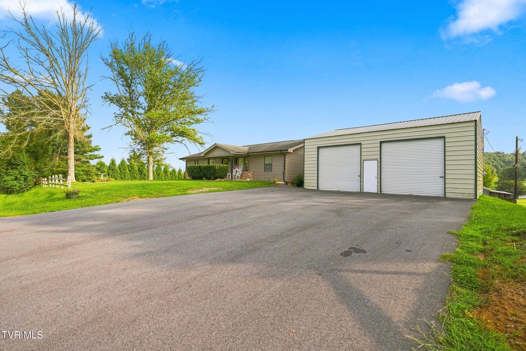 Photo of 22197 Green Village Drive, Abingdon, VA 24210 (MLS # 9999550)