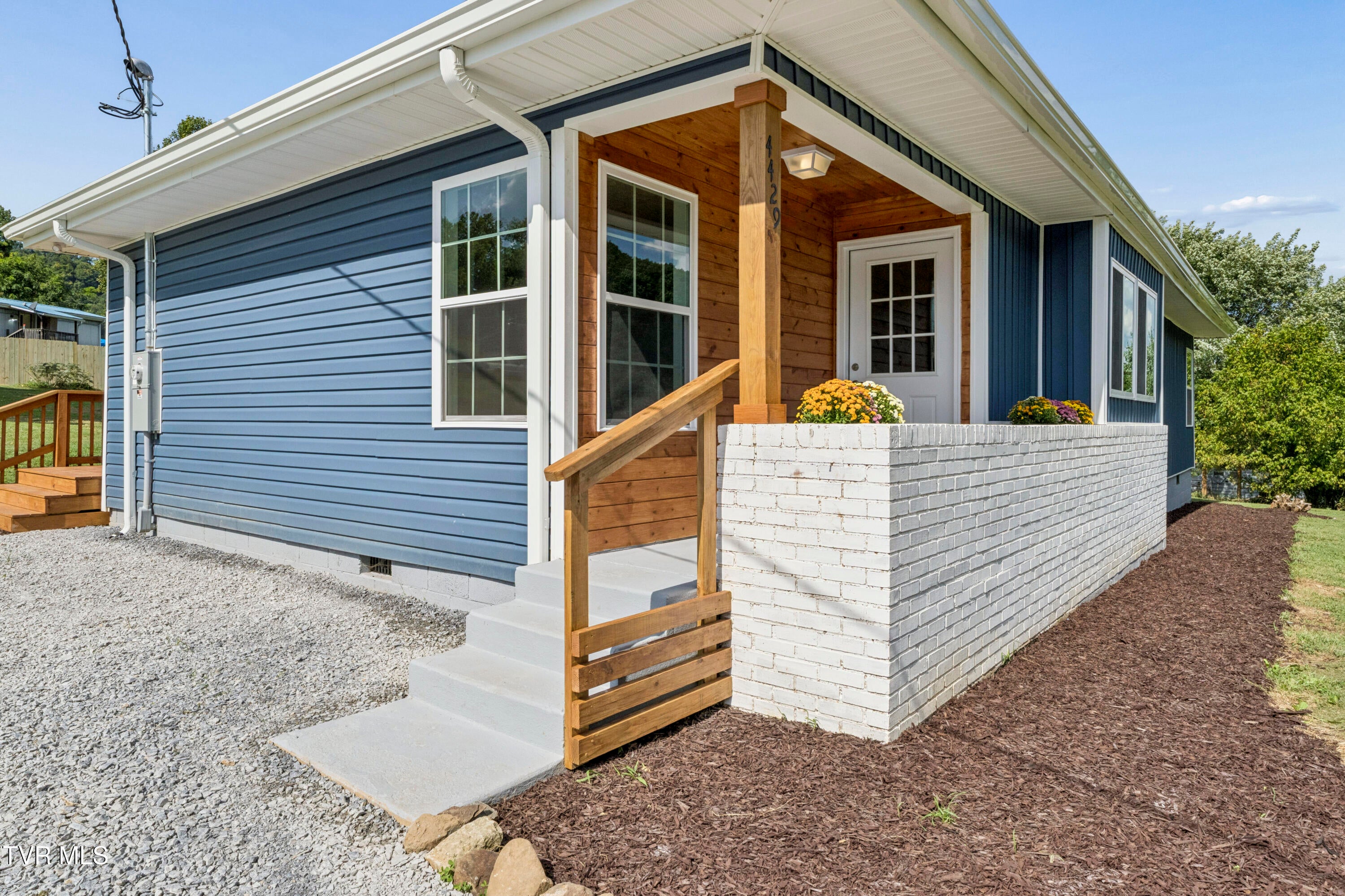 4429 Island Road