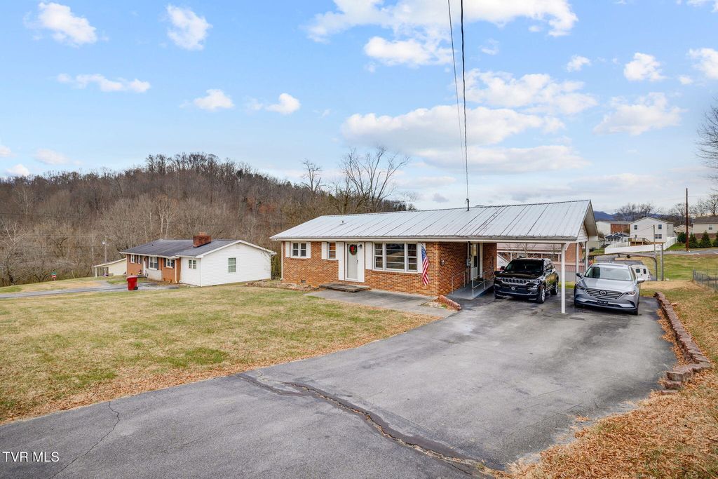 Photo of 1504 Squibb Drive, Johnson City, TN 37601 (MLS # 9989434)