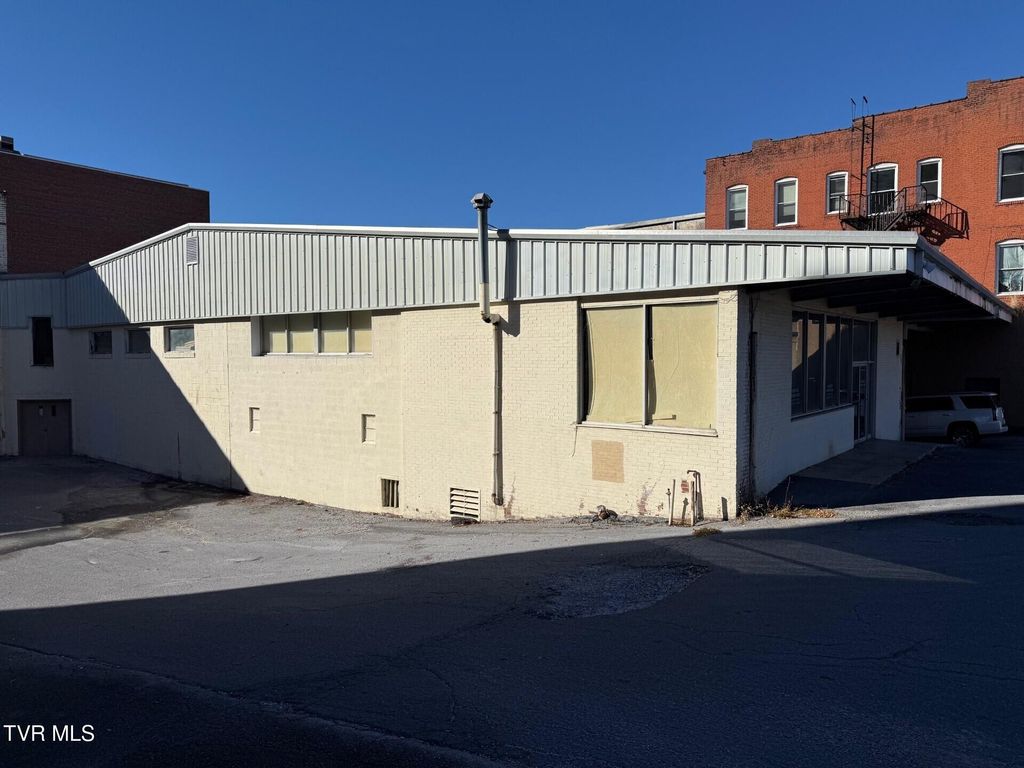 Photo of 16 5th Street, Bristol, TN 37620 (MLS # 9989001)