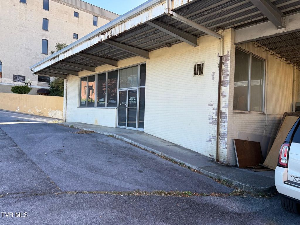 Photo of 16 5th Street, Bristol, TN 37620 (MLS # 9989001)