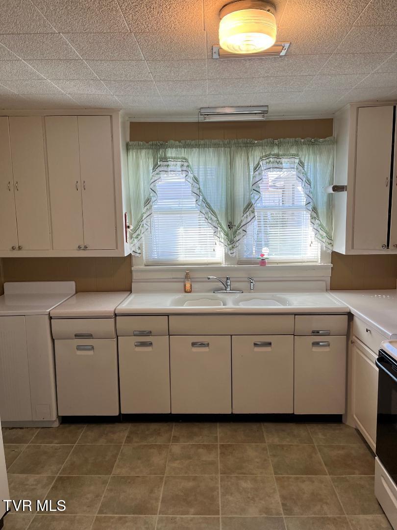 419 Second Avenue, Big Stone Gap, Virginia image 28