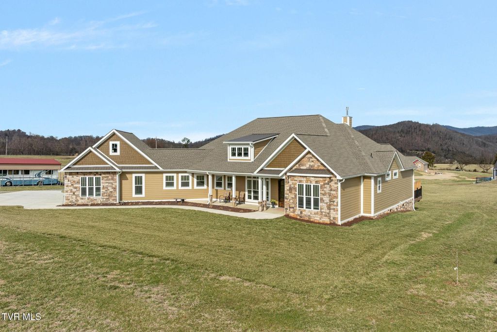 Photo of 132 Hamilton Road, Elizabethton, TN 37643 (MLS # 9992207)