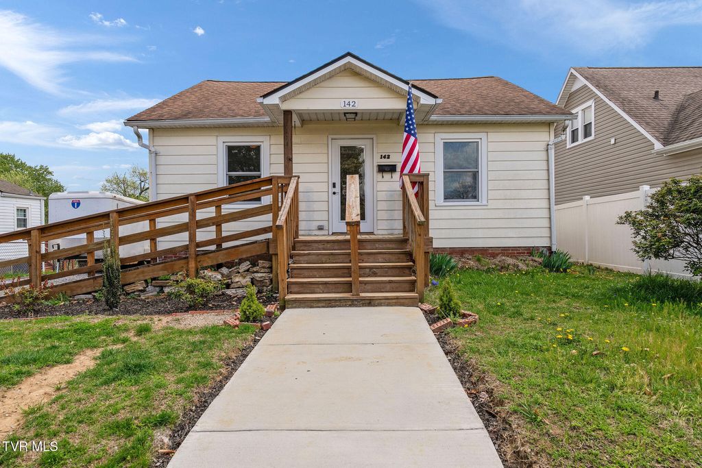 Photo of 142 Park Drive #A, Kingsport, TN 37660 (MLS # 9990717)