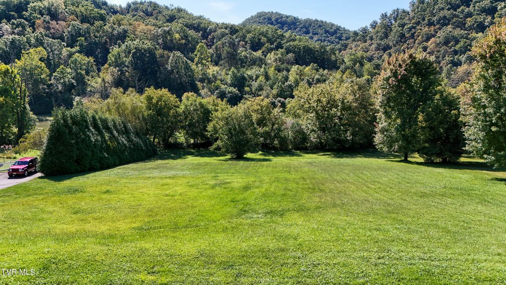 Photo of 1026 Deer Harbour Road, Bristol, TN 37620 (MLS # 9985638)