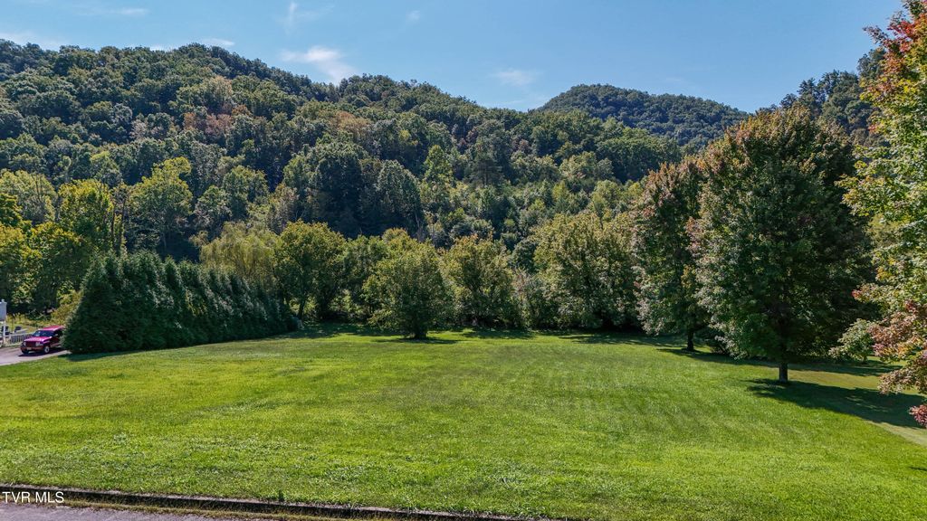Photo of 1026 Deer Harbour Road, Bristol, TN 37620 (MLS # 9985638)