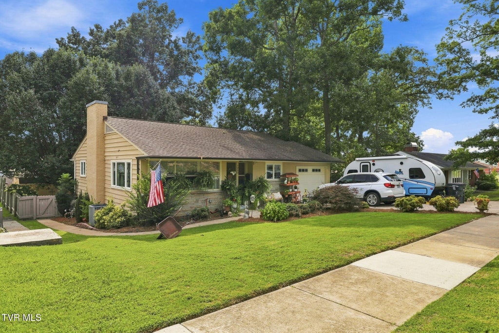 Photo of 1253 Catawba Street, Kingsport, TN 37660 (MLS # 10000167)