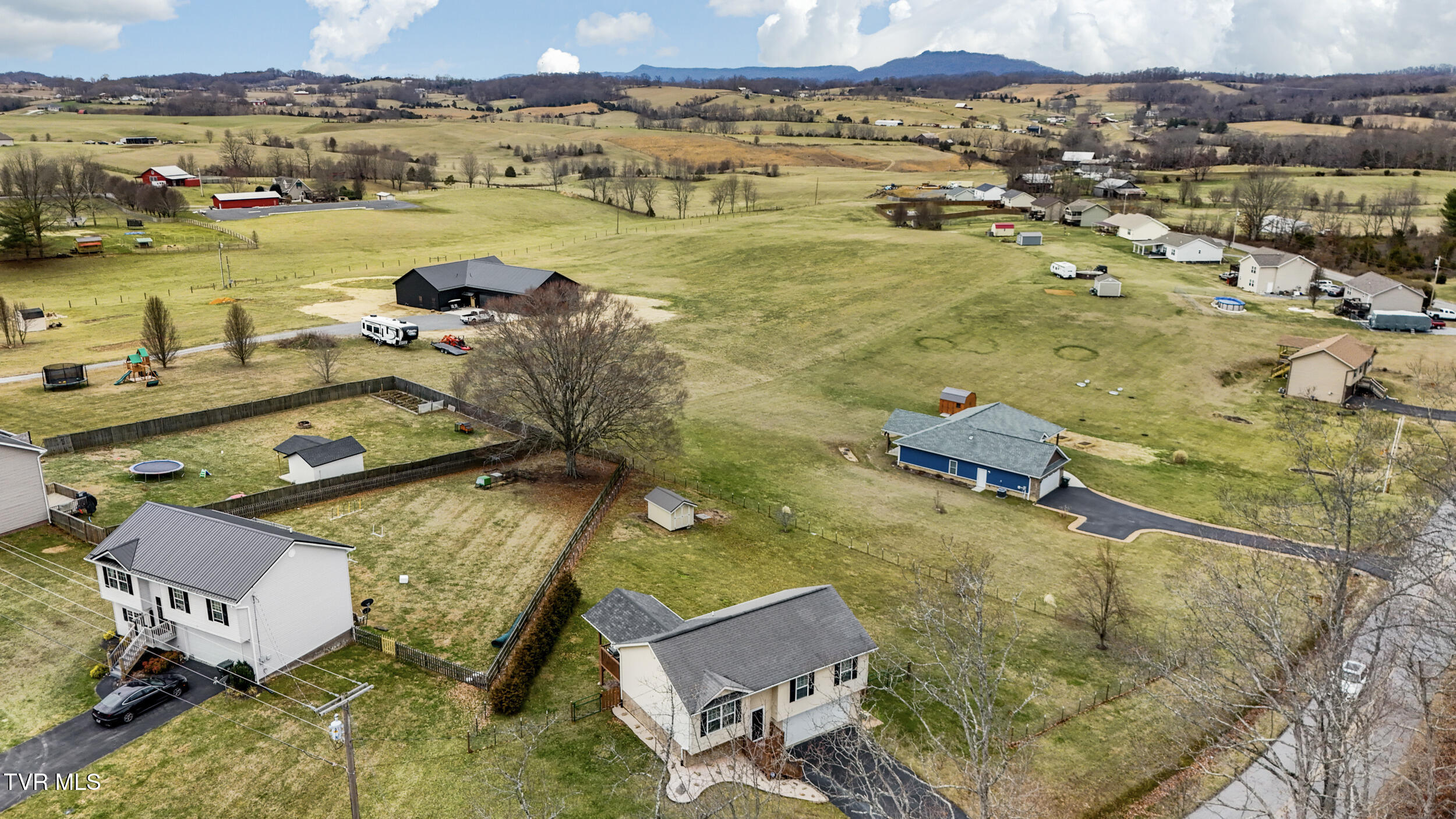 549 Painter Road, Fall Branch, Tennessee image 36
