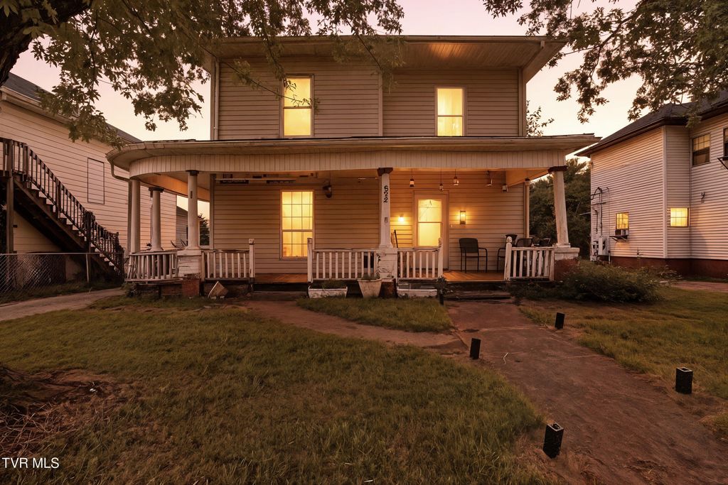 Photo of 822 Lamont Street, Johnson City, TN 37604 (MLS # 9984363)