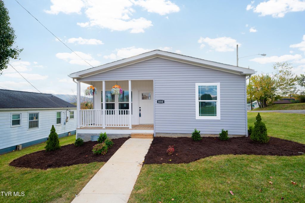 Photo of 830 Fairview Avenue, Kingsport, TN 37660 (MLS # 9988120)