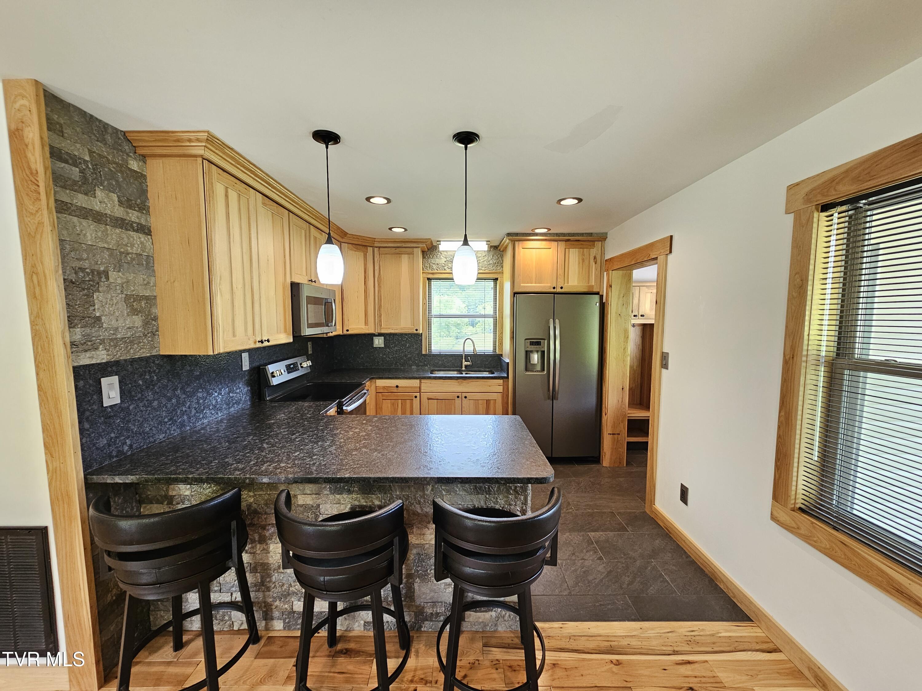 27337 Rich Valley Road, Abingdon, Virginia image 8