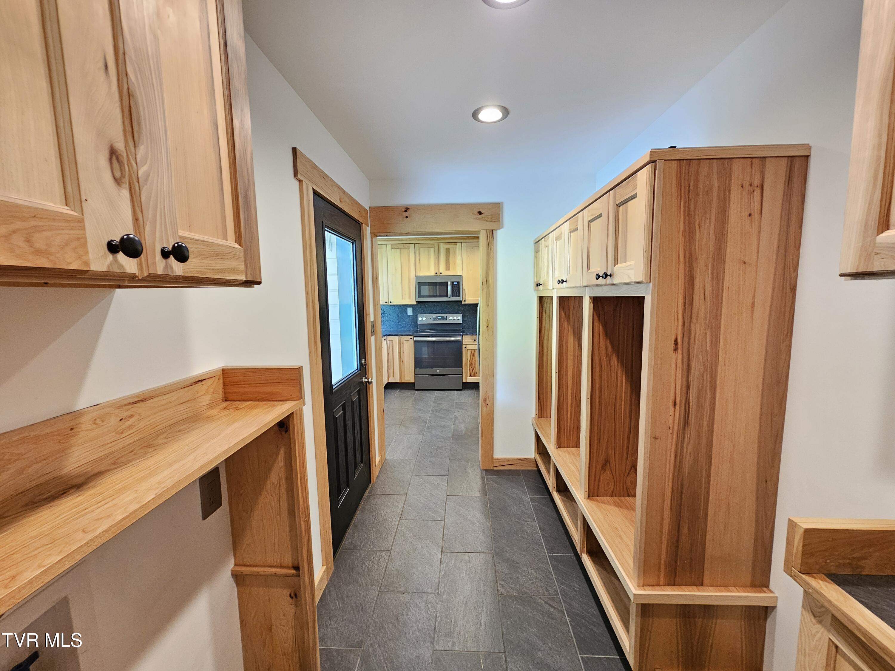 27337 Rich Valley Road, Abingdon, Virginia image 11