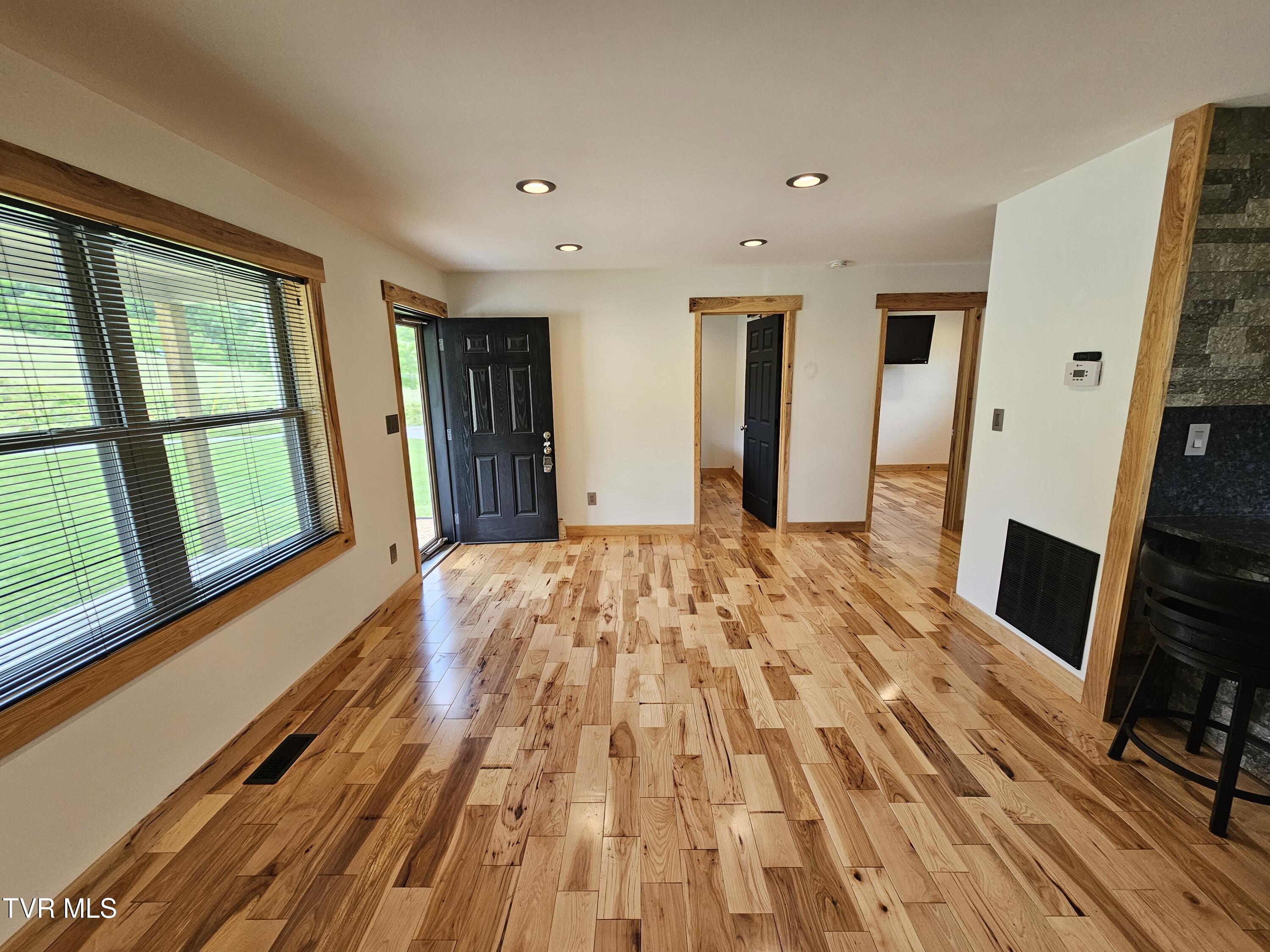 27337 Rich Valley Road, Abingdon, Virginia image 12
