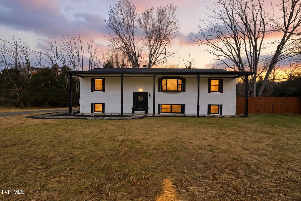 Photo of 107 Sunset Circle, Jonesborough, TN 37659 (MLS # 9988722)