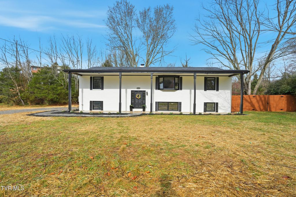 Photo of 107 Sunset Circle, Jonesborough, TN 37659 (MLS # 9988722)