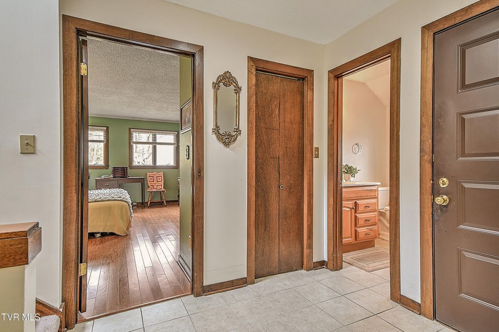 Photo of 270 Hampton Drive, Bristol, TN 37620 (MLS # 9991711)