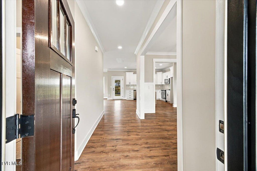Photo of 325 Parker Court, Jonesborough, TN 37659 (MLS # 10002257)