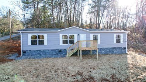 Photo of 1512 Red Bud Dr, Newport, TN 37821 (MLS # 9990309)