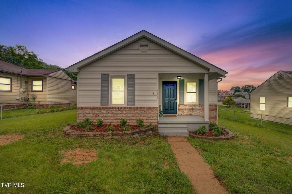 Photo of 321 Rockwood Street, Kingsport, TN 37664 (MLS # 9984551)