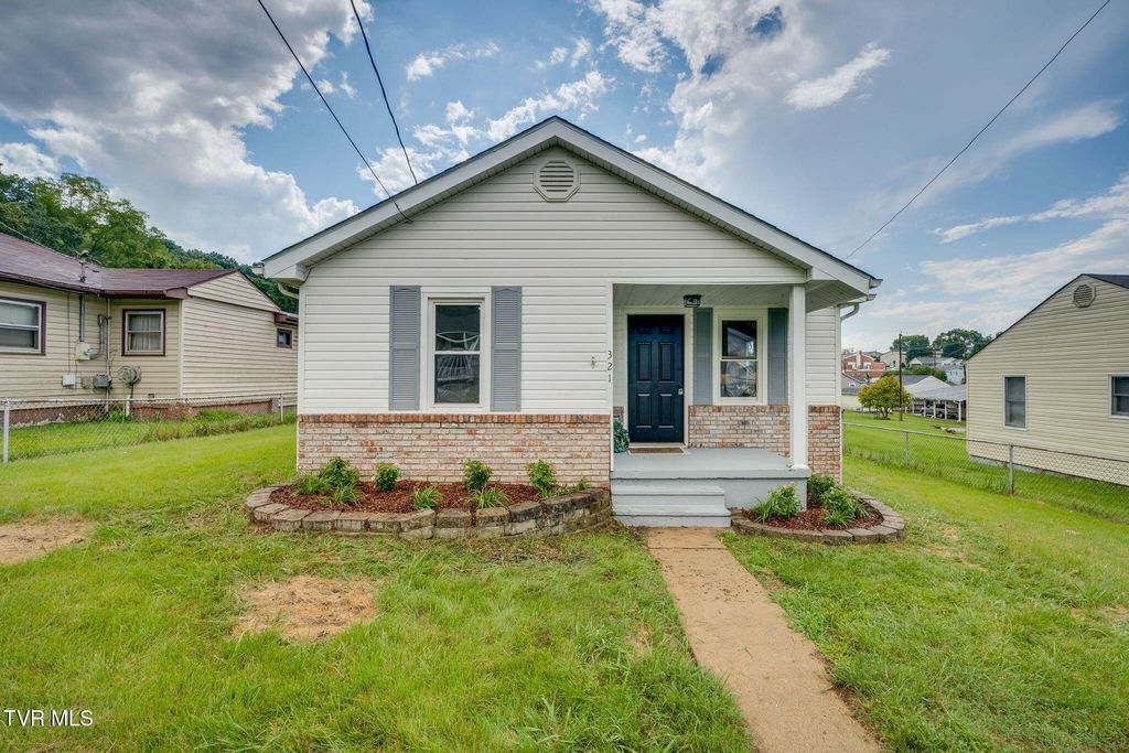 Photo of 321 Rockwood Street, Kingsport, TN 37664 (MLS # 9984551)
