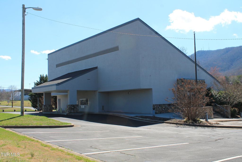 Photo of 2710 Roan Street, Johnson City, TN 37601 (MLS # 9992429)