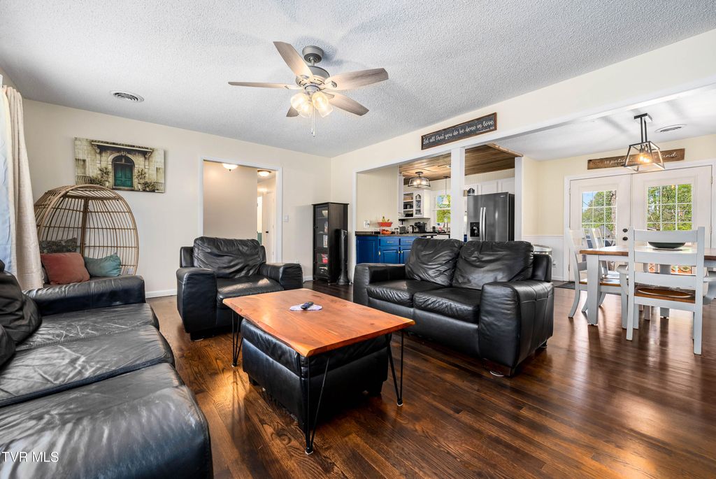 Photo of 1405 Brentwood Drive, Greeneville, TN 37743 (MLS # 9994067)