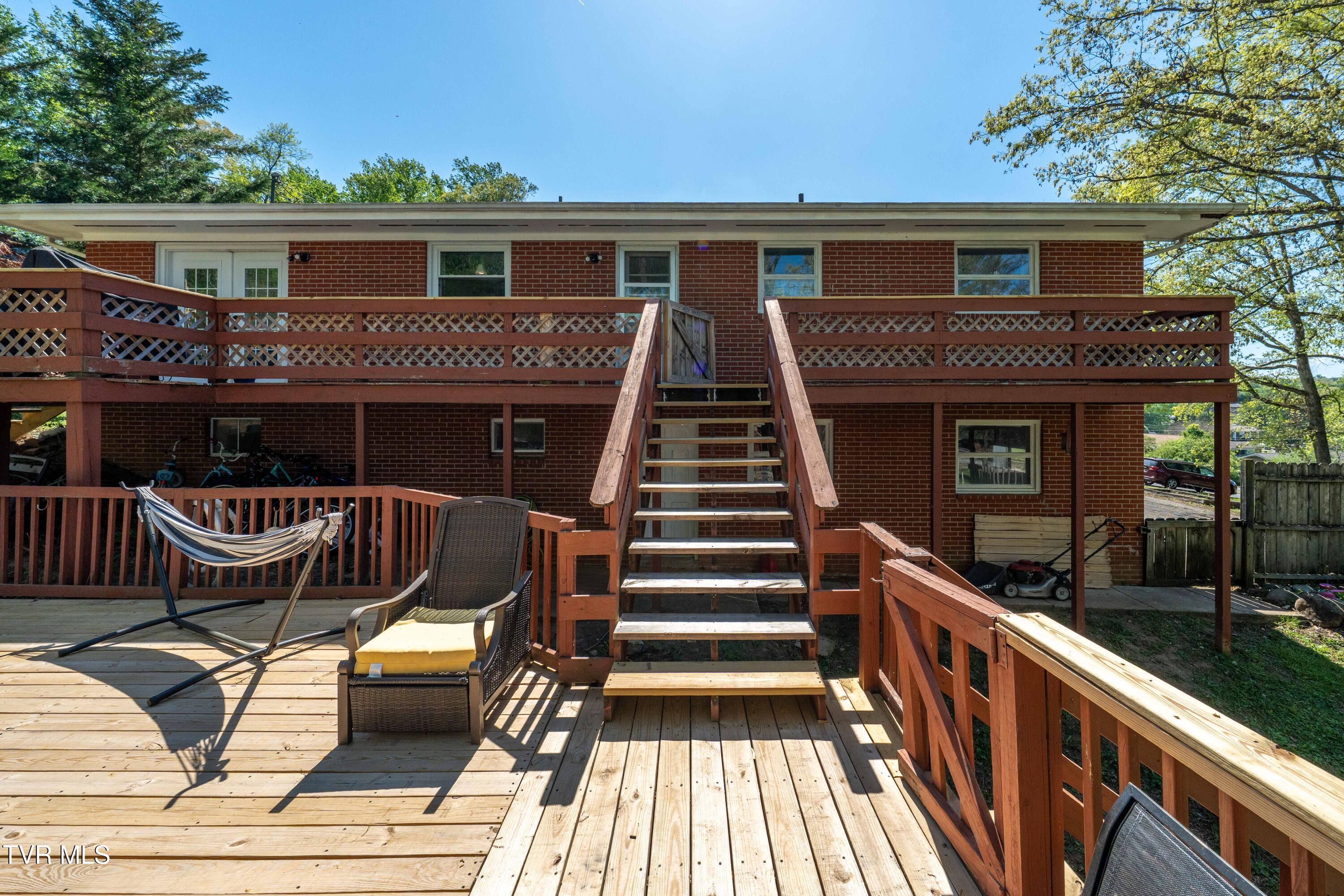 1405 Brentwood Drive
