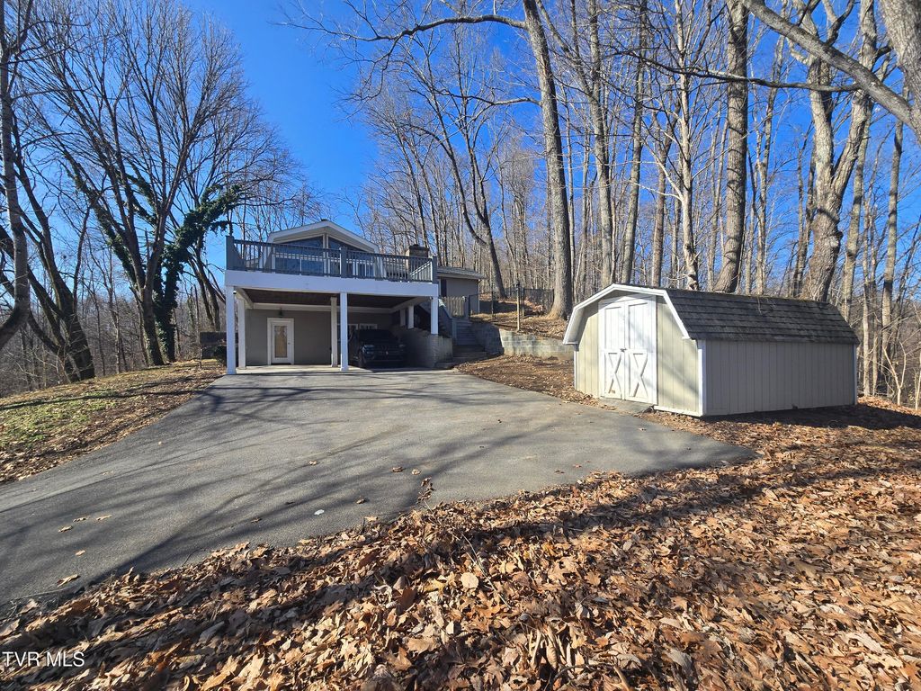 Photo of 324 Upland Way, Bristol, TN 37620 (MLS # 9991168)